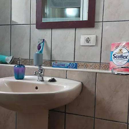 Small 15m For Single Use With Sea View Lejlighed